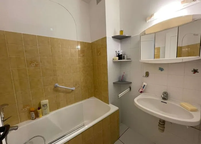 3 Pieces Avec Balcon, Parking Prive Et 6 Couchages - - Fr-1-224c-185 *